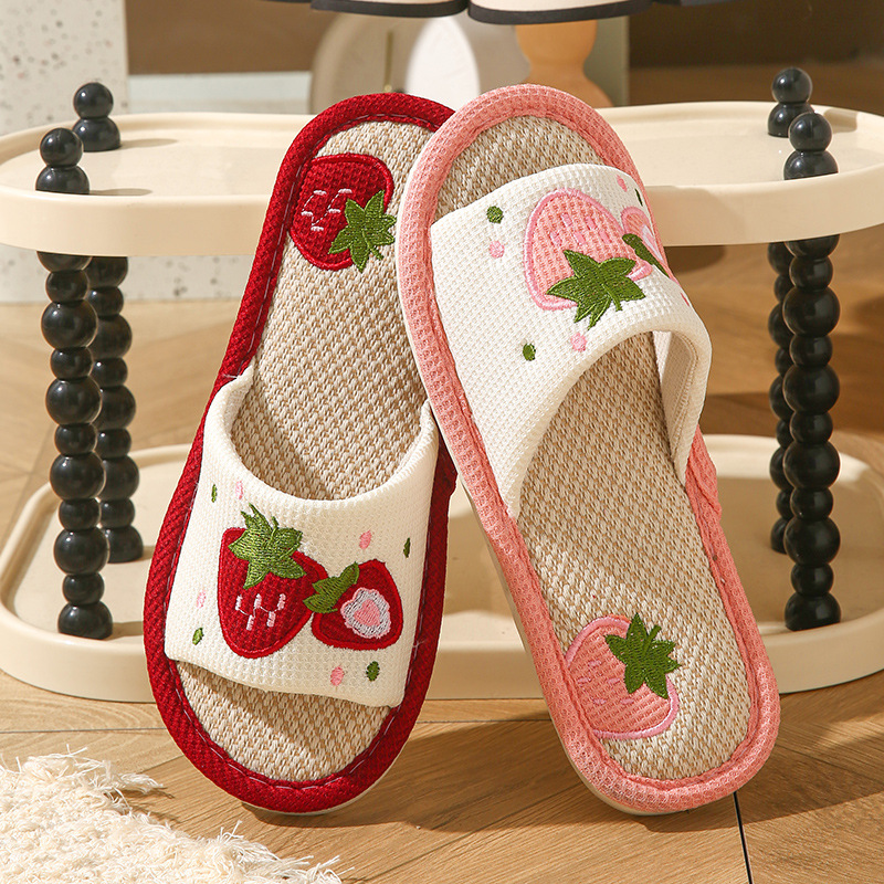 いちご柄のリネン素材を使用した、女性用スリッパ。つま先が開い - Mule Slip On のレビューと価格
